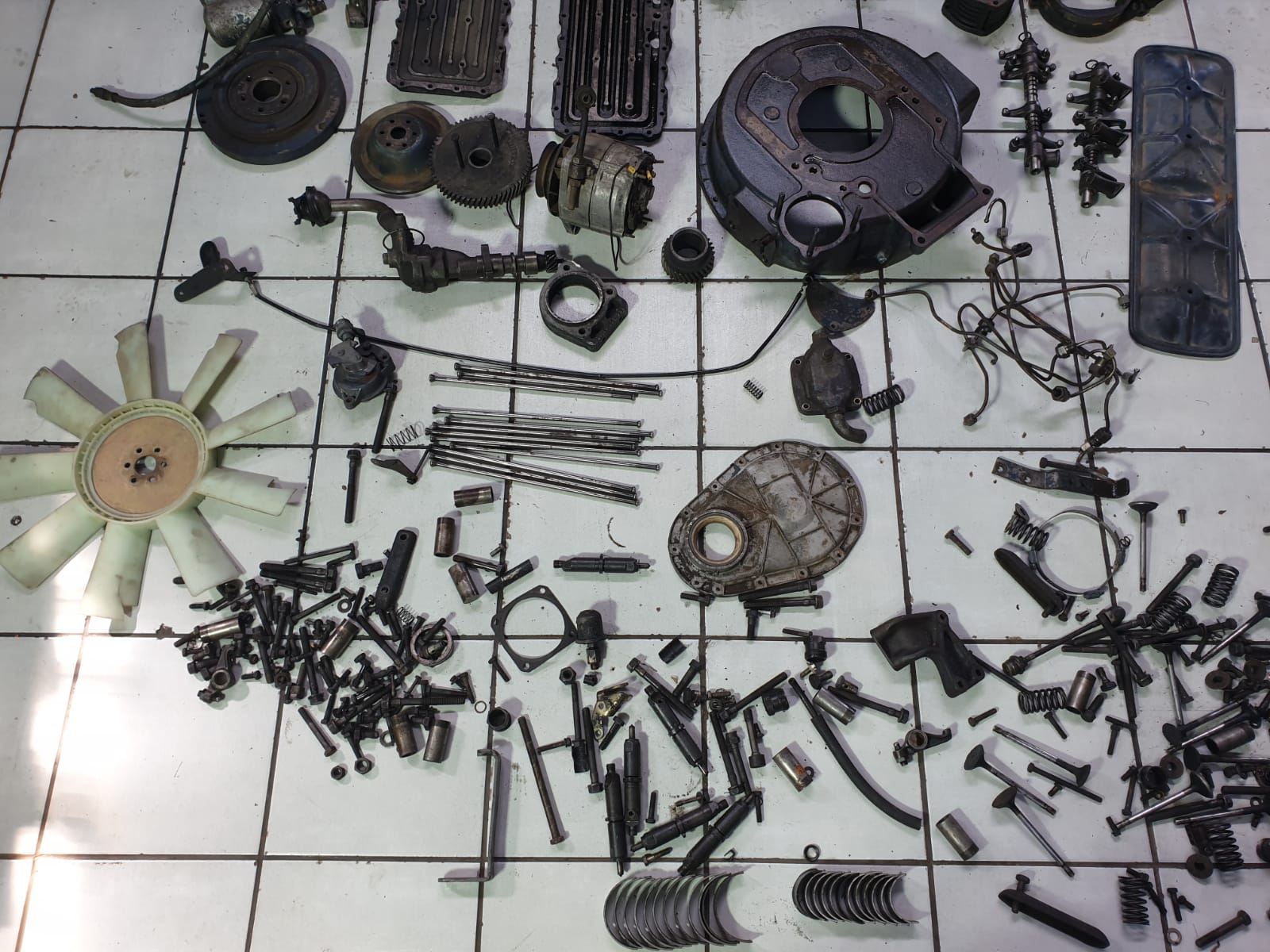 ADE 352 Stripped Engine - Image 7