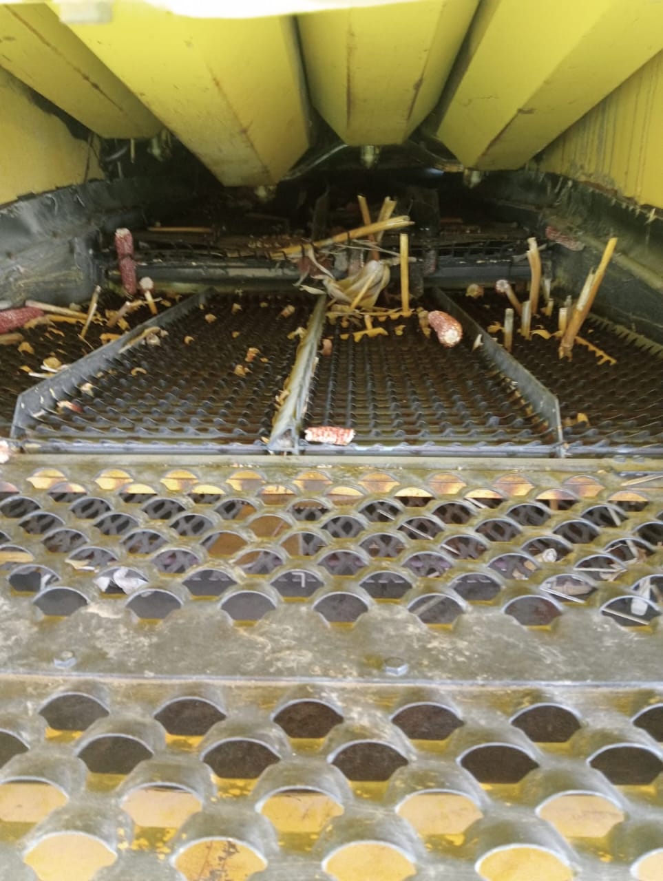 New Holland 8040 Mielie Koring Stroper Combine Harvester - Image 10