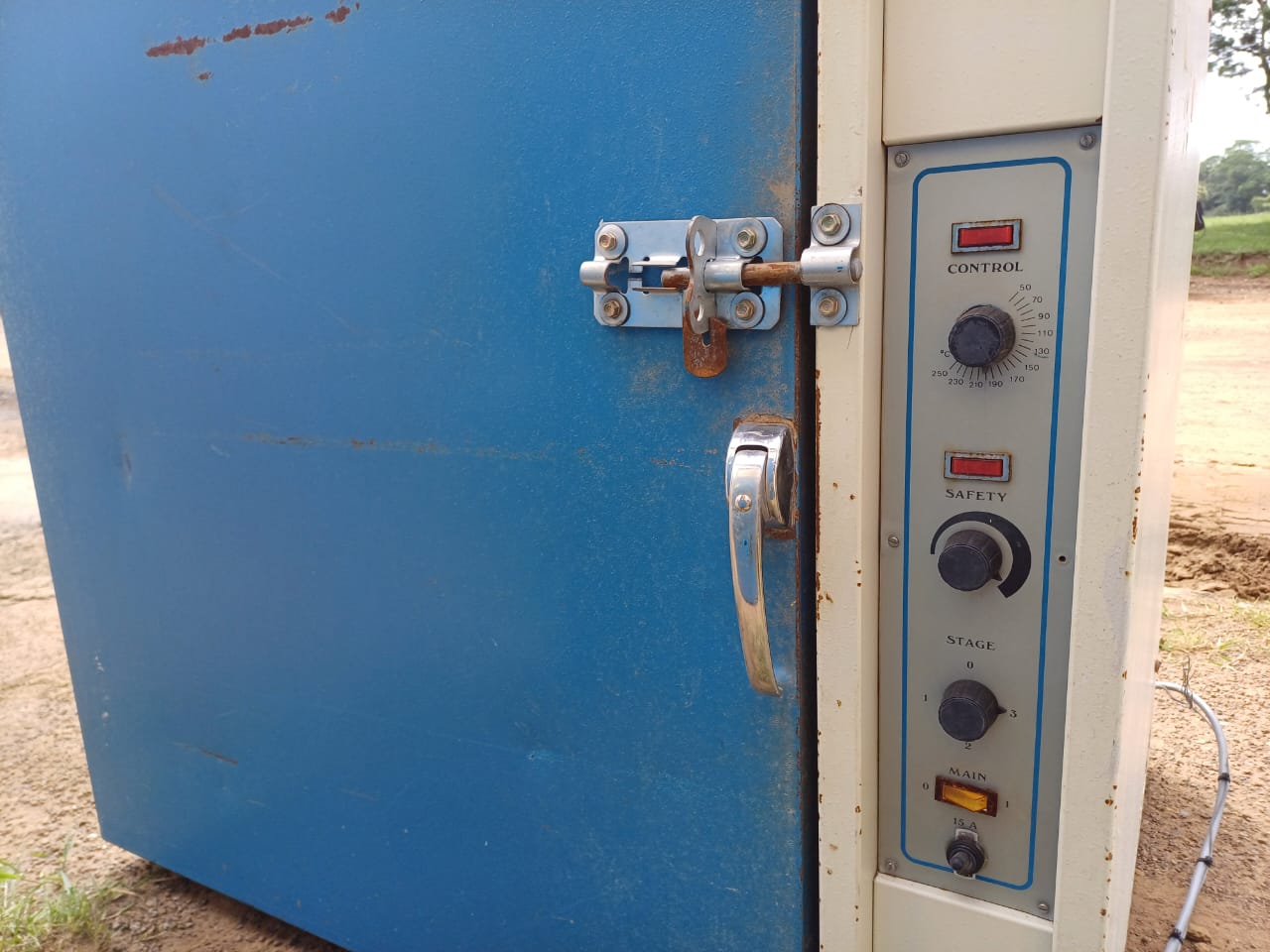 Scientific Laboratory Oven 568L - Image 3