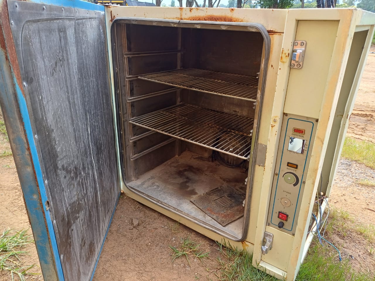 Scientific Laboratory Oven 568L - Image 6