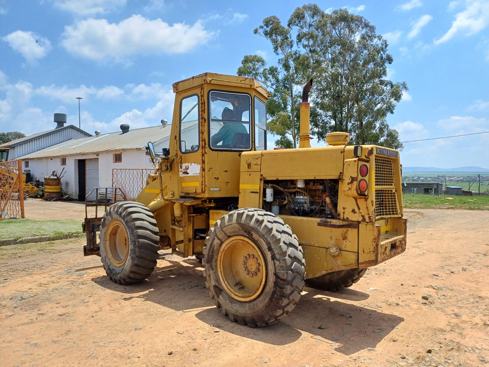 Komatsu W40 Wheel Loader Forklift 8 Ton - Image 4
