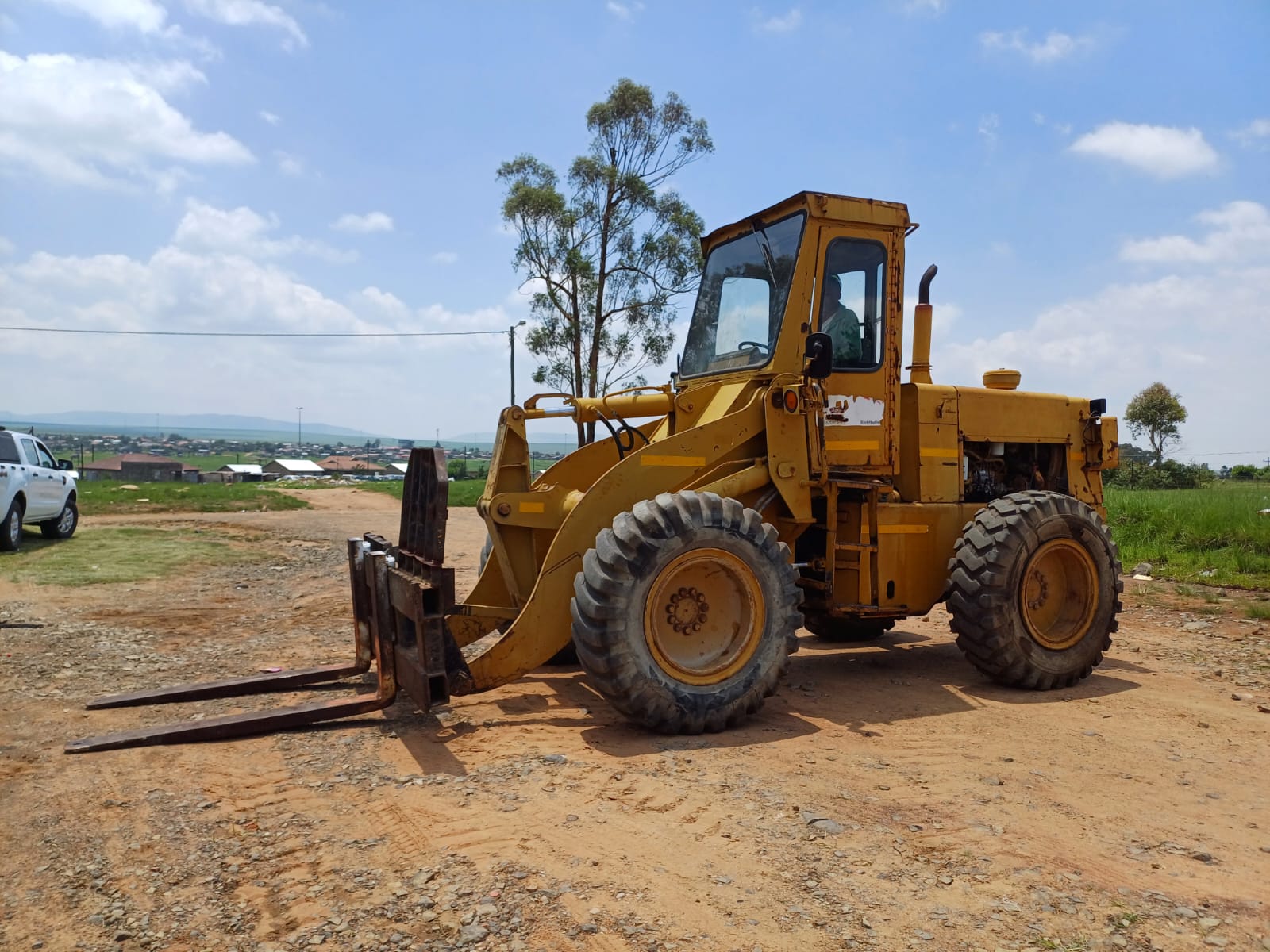 Komatsu W40 Wheel Loader Forklift 8 Ton - Image 10