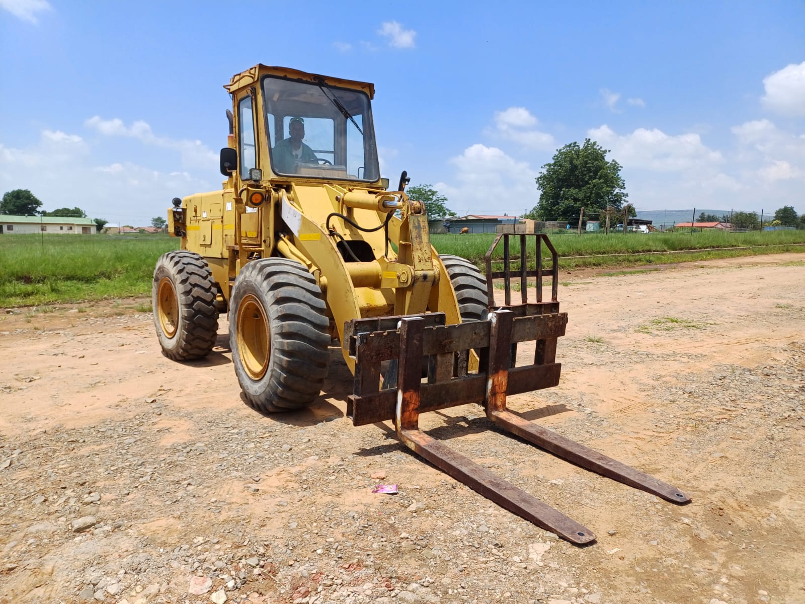 Komatsu W40 Wheel Loader Forklift 8 Ton - Image 11