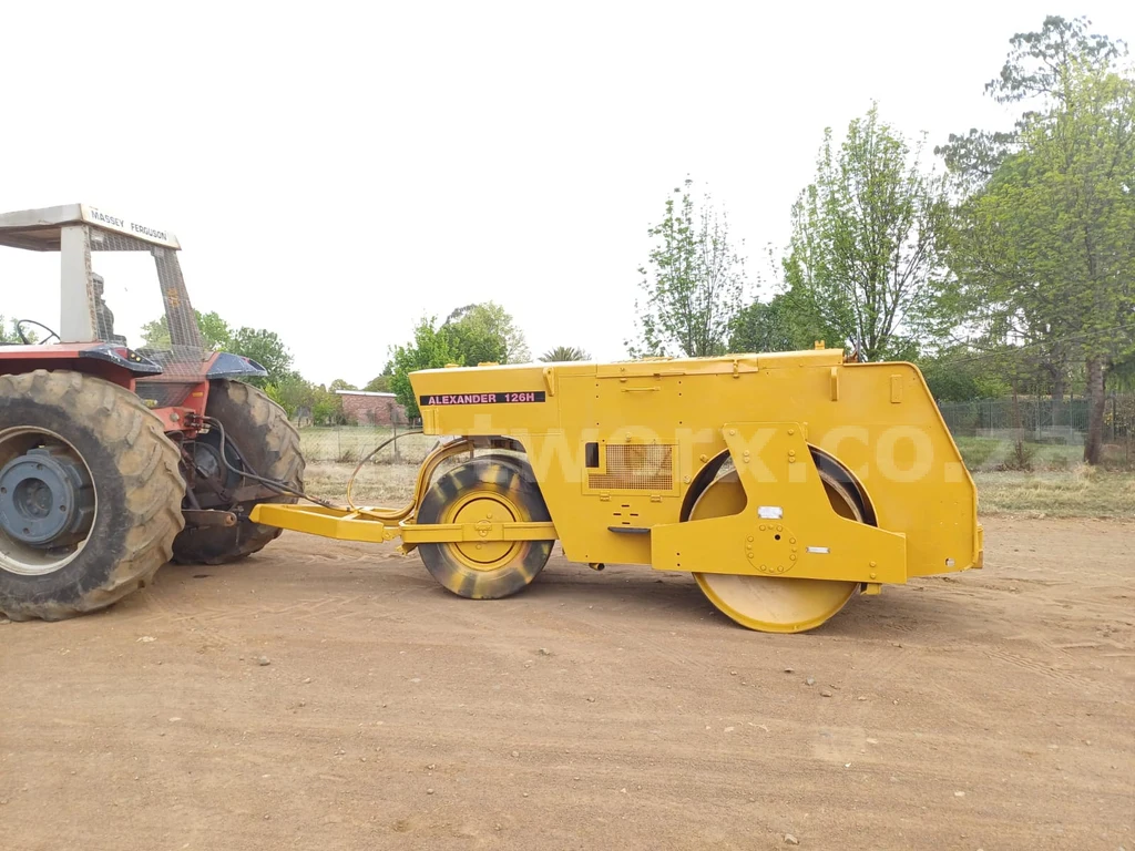 Vibratory Drum and Pneumatic Roller