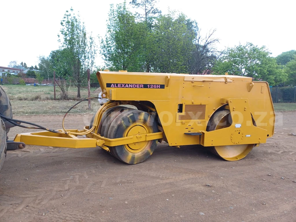 Vibratory Drum and Pneumatic Roller - Image 2