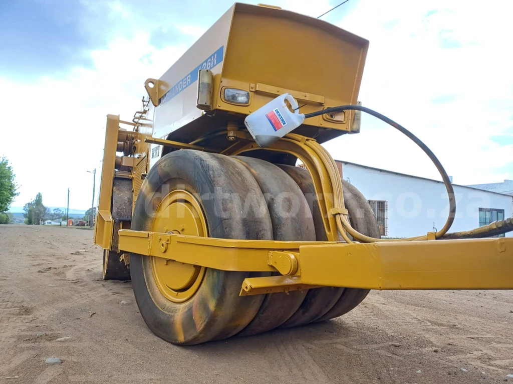 Vibratory Drum and Pneumatic Roller - Image 8