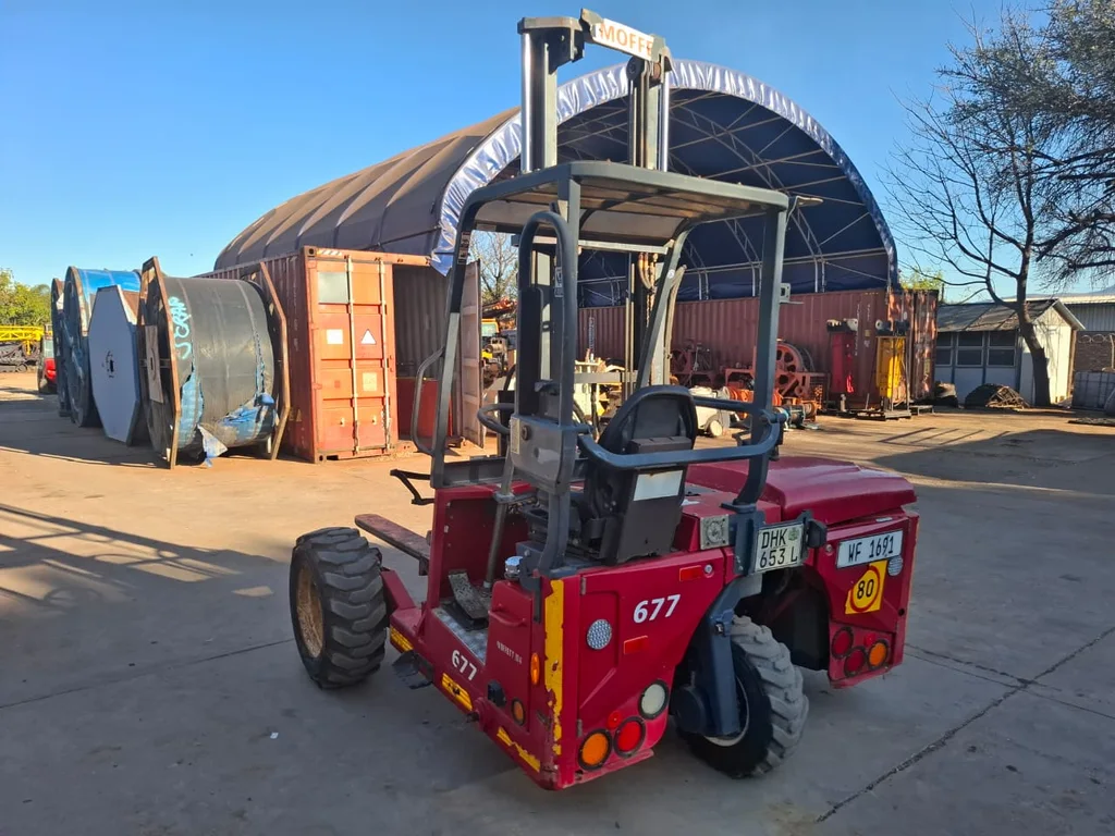 2014 Moffett M4 25.3 Piggyback Forklift 2.5 Ton - Image 3