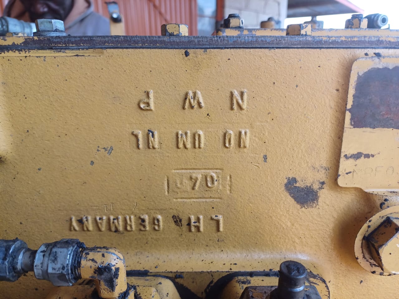 Caterpillar 740 ADT Transmission - Image 15