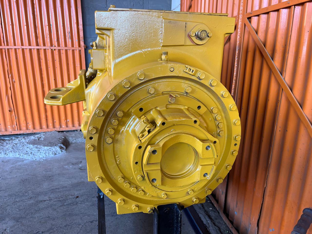 Caterpillar 740B/735B ADT Transmission - Image 3