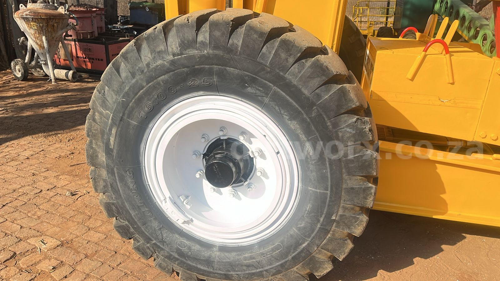 New Holland MH 12 Ton Mobilift Carry Crane - Image 9