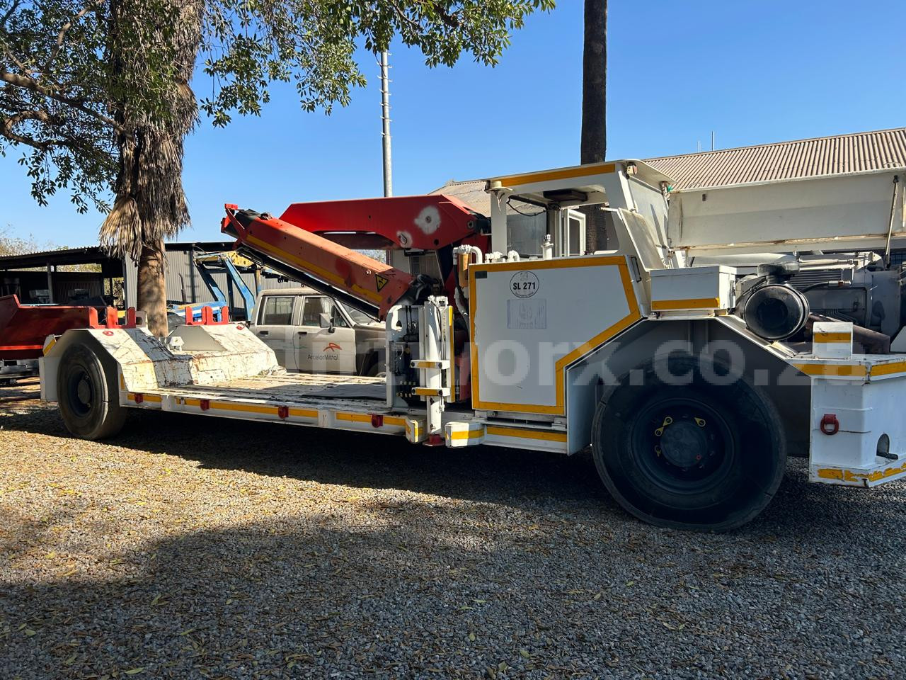 Bird Machines Heavy Duty Utility Vehicle with Crane - Image 12