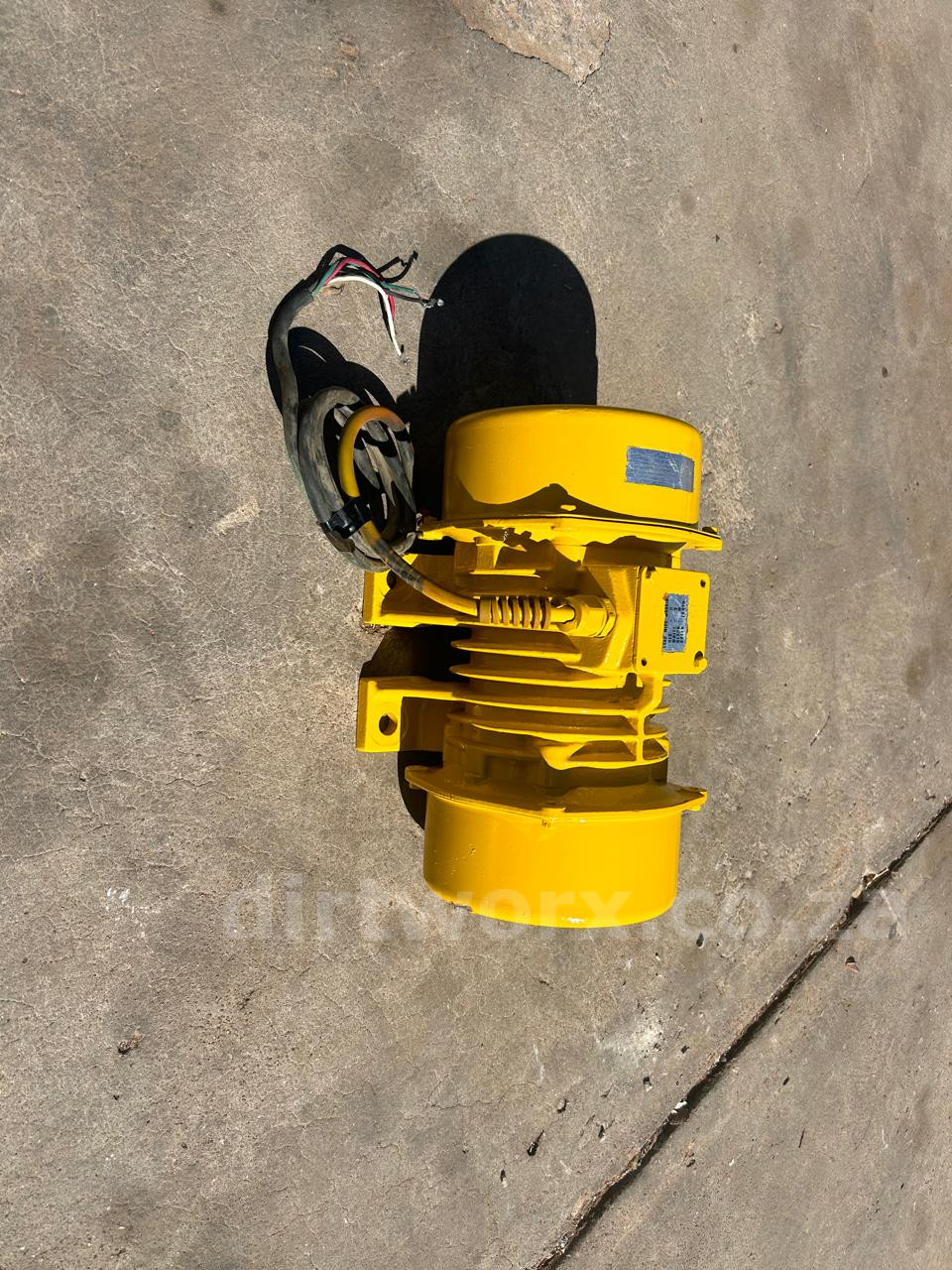 Vibrating Motor 0.4 kW - Image 2