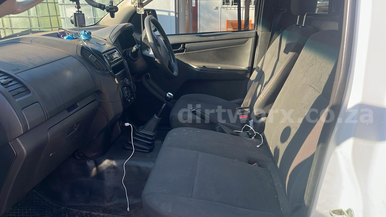 Isuzu Fleetside High Rider 2.5 D-Max Single Cab Bakkie - Image 6