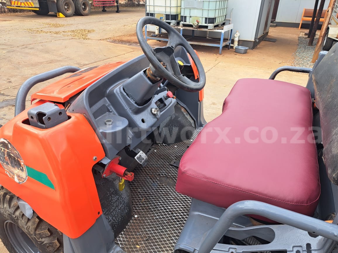 Kubota RTV 900 - Image 12