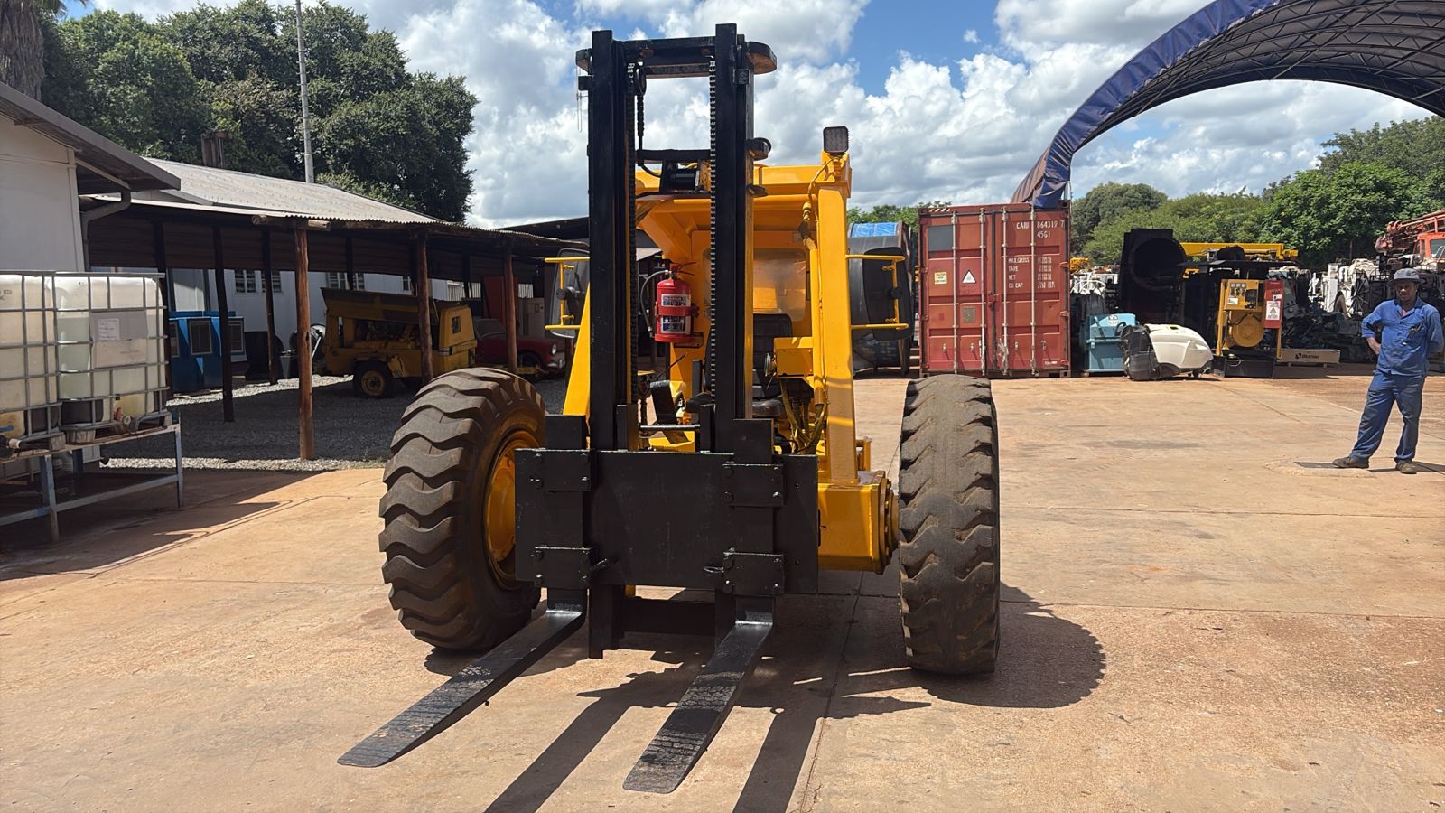 Bell 120 Rough Terrain Forklift 2.75 Ton - Image 3