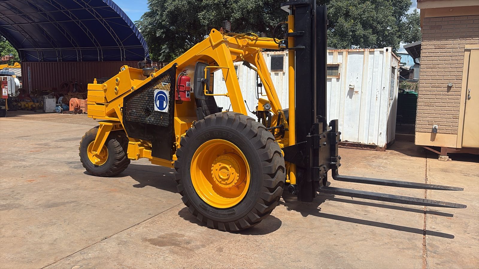 Bell 120 Rough Terrain Forklift 2.75 Ton - Image 5