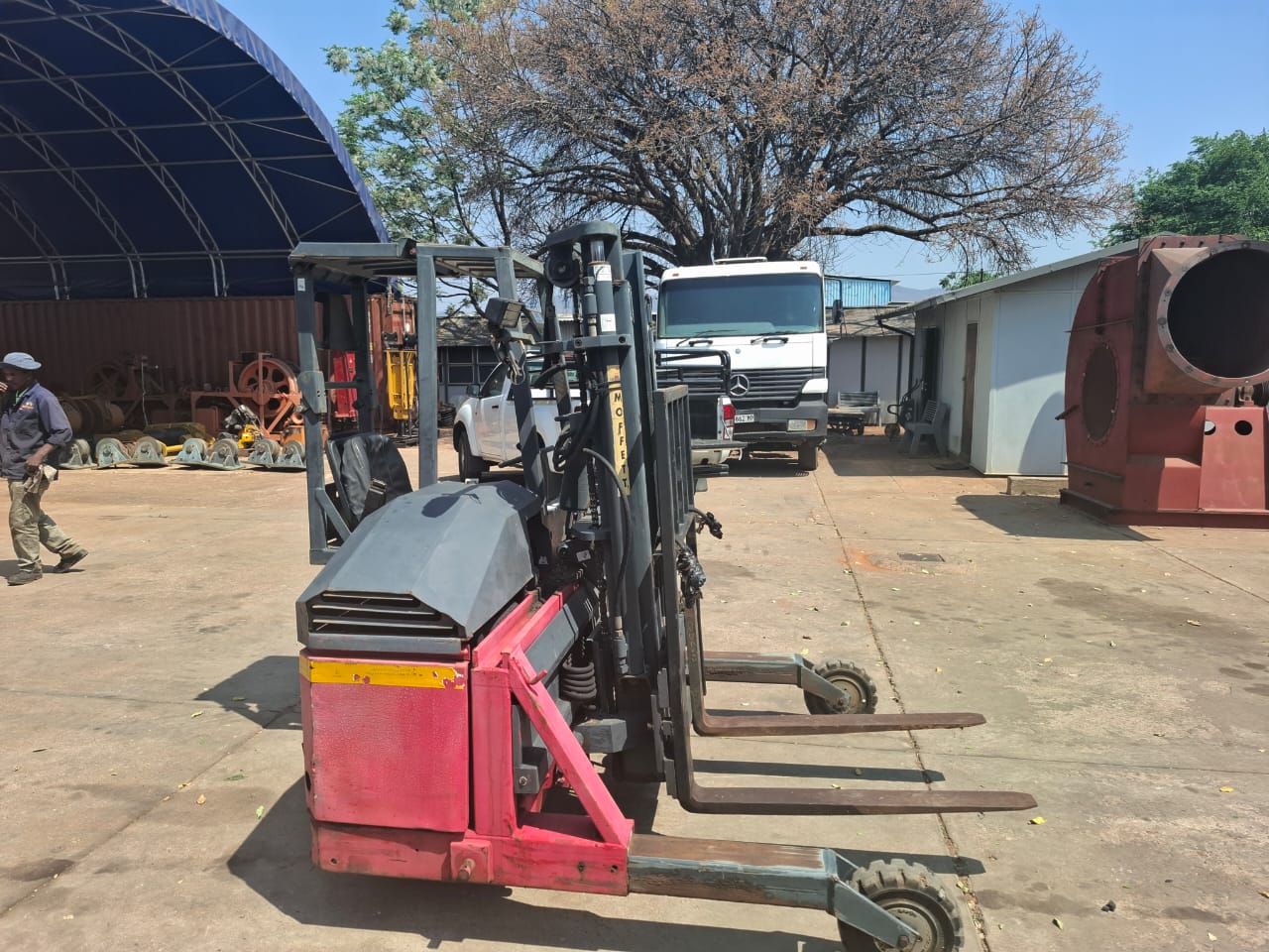 Forklift 1.5 Ton Moffett Piggyback - Image 2