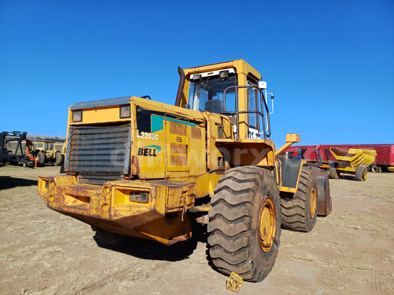 Bell L2208C Front End Loader - Image 6