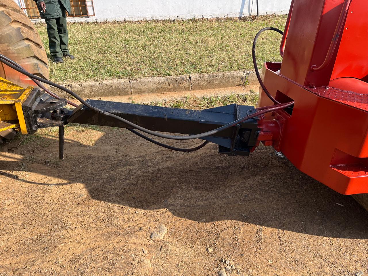 Smooth Drum Vibrating Roller - Image 9