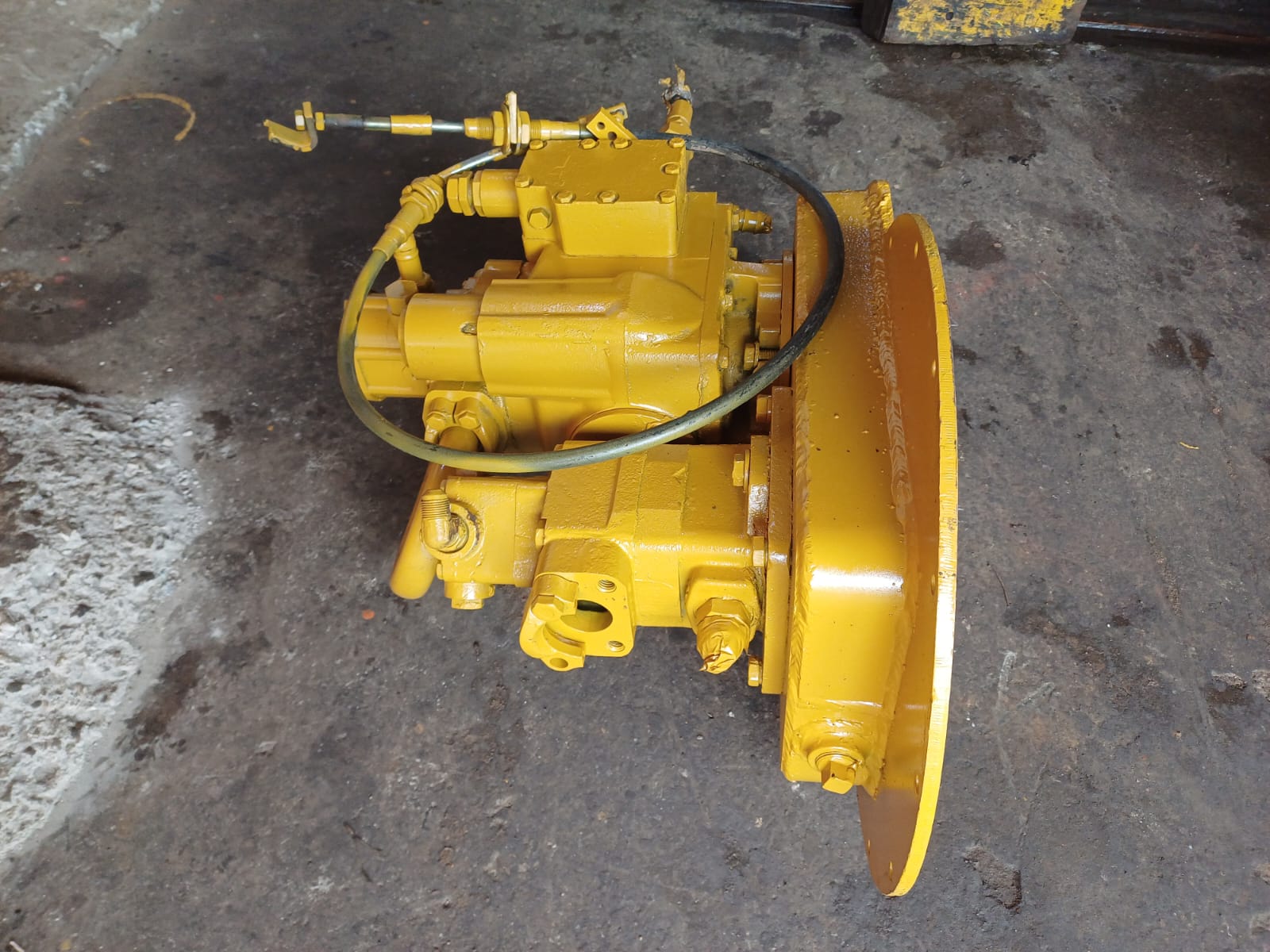 Sundstrand Variable Displacement Axial Piston Pump Drive - Image 11