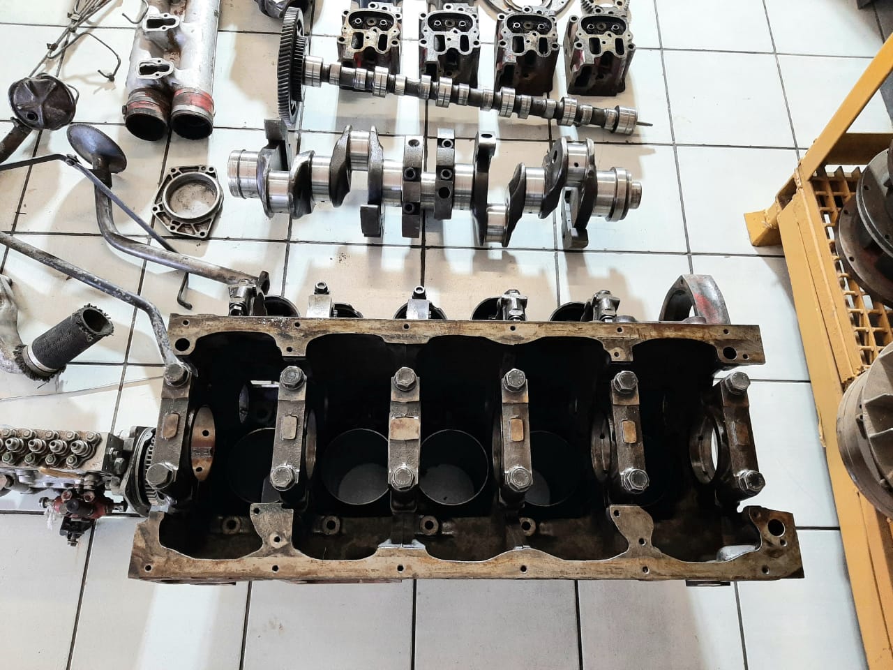 ADE 409 Stripped Complete Engine - Image 6