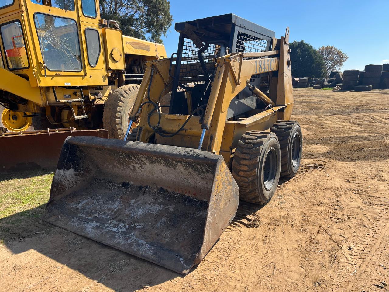 Case 1845C Skid Steer Loader - Image 3