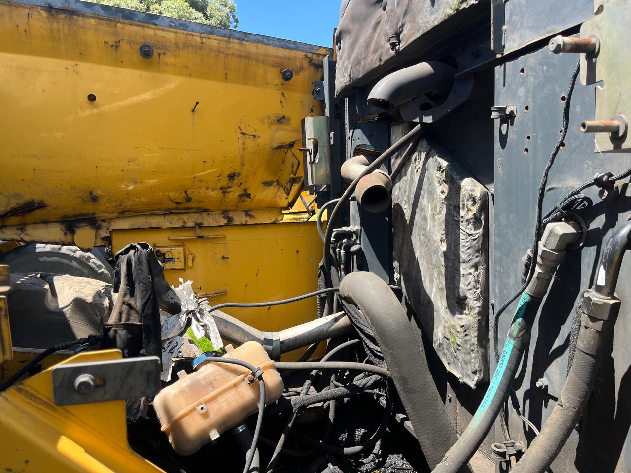 Bell L2606E Front End Loader Stripping For Spares - Image 14