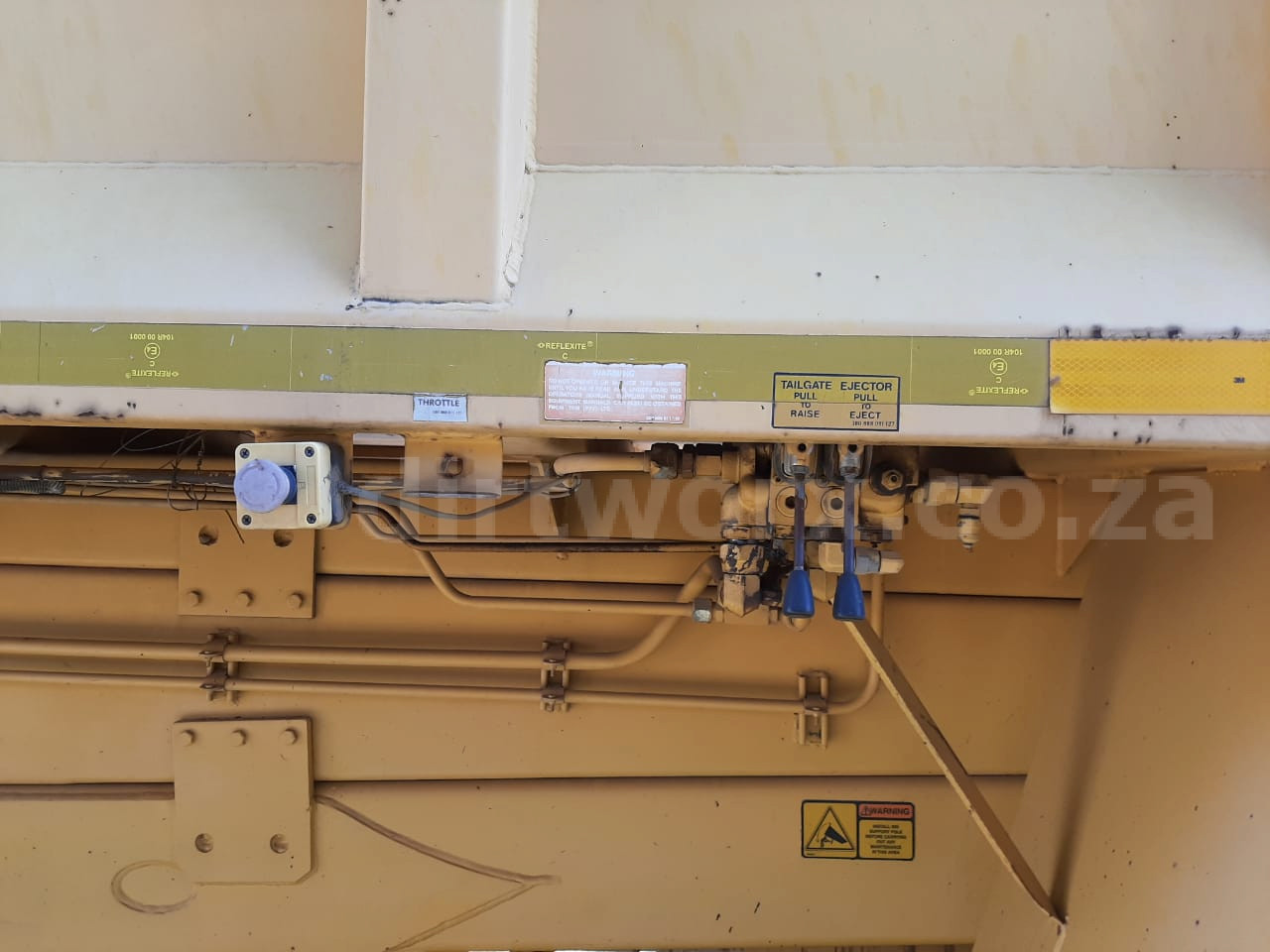 TFM Refuse Compactor Press Truck Bin - Image 11