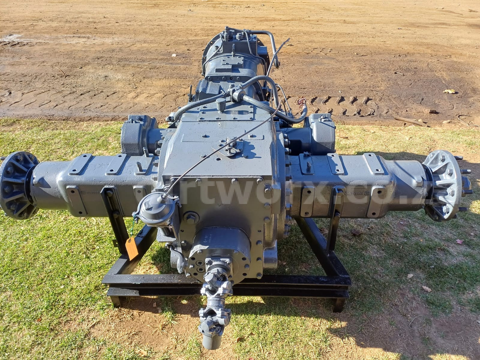 Volvo BM Transmission with Front Differential - Image 10