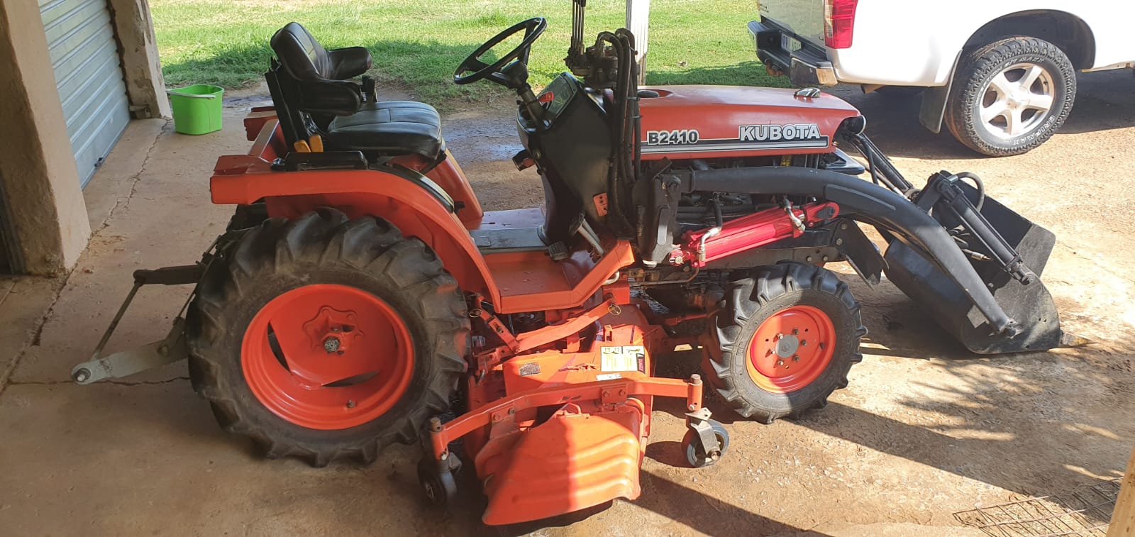 Kubota B2410 Tractor 4×4 Stripping For Spares - Image 2