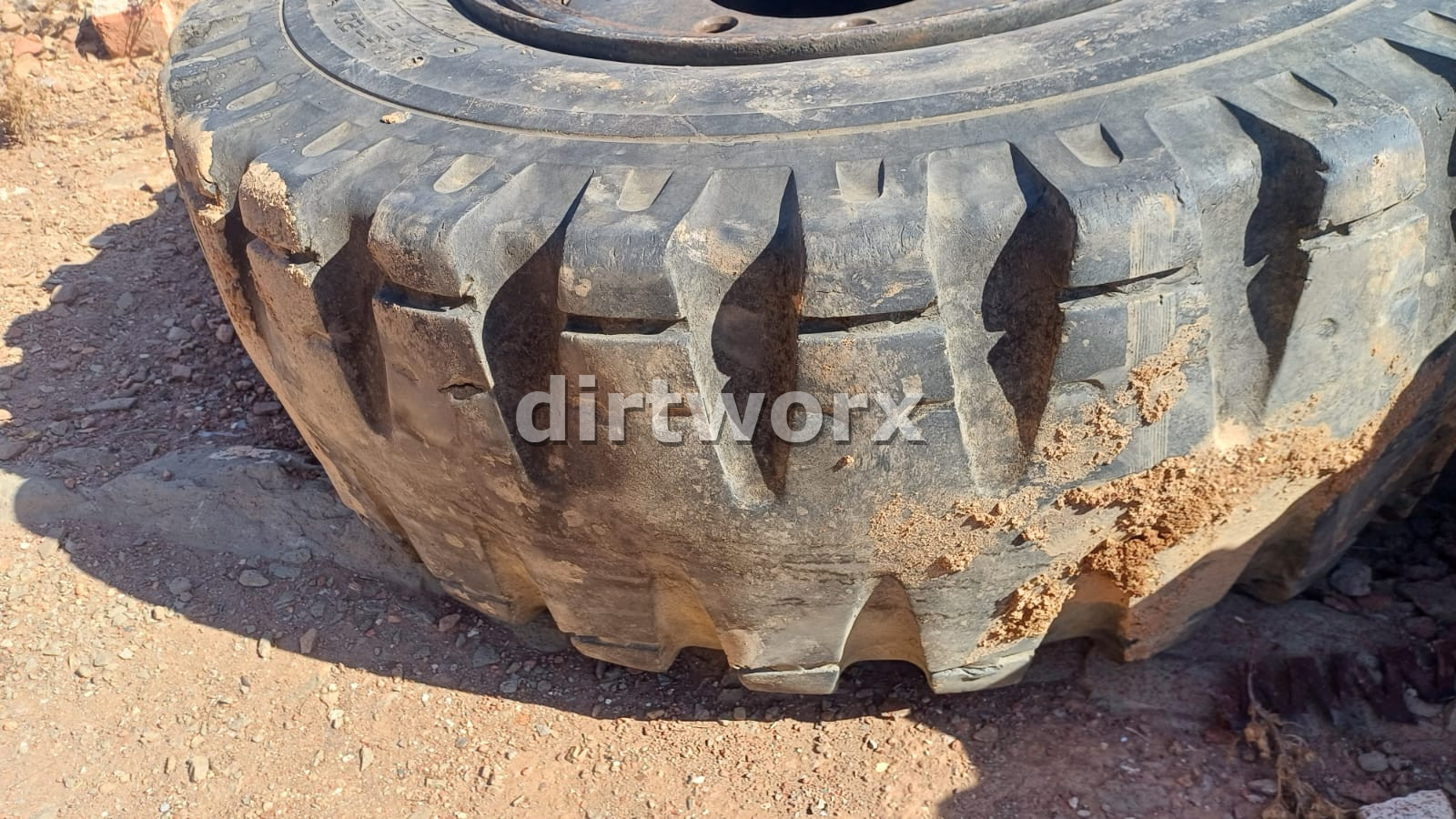 Tyre with Rim 14.5-20 - Image 6