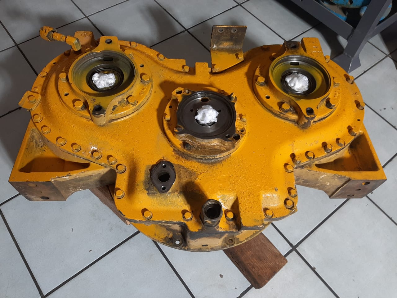 Triple Pump Drive Gearbox - Image 8