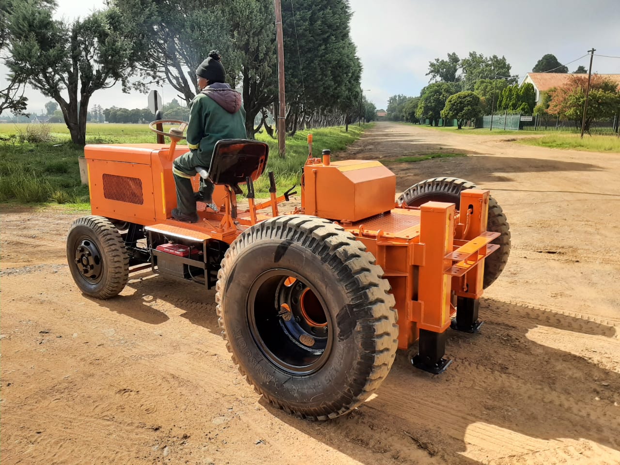 2012 Engine Puller 7 Ton Winch For Power Line - Image 8