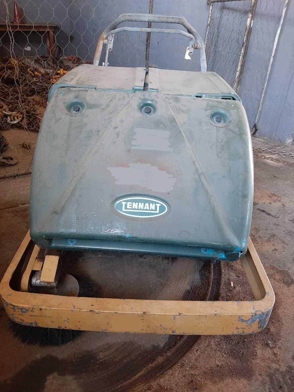 Tennant Industrial Floor Sweeper S10 - Image 6