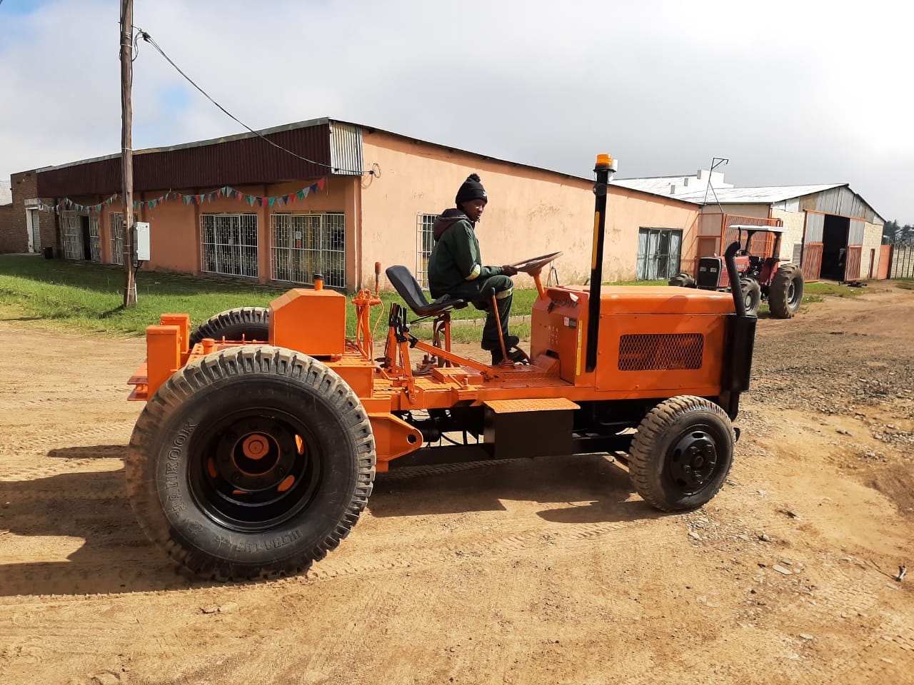 2012 Engine Puller 7 Ton Winch For Power Line - Image 9