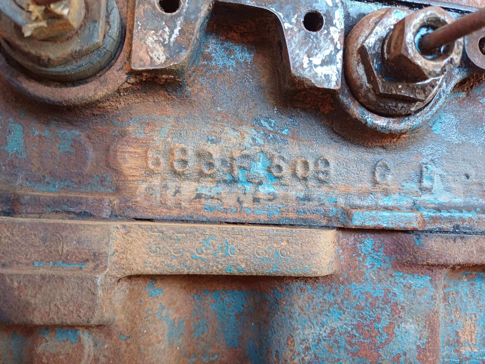 Ford 2713E Engine - Image 8