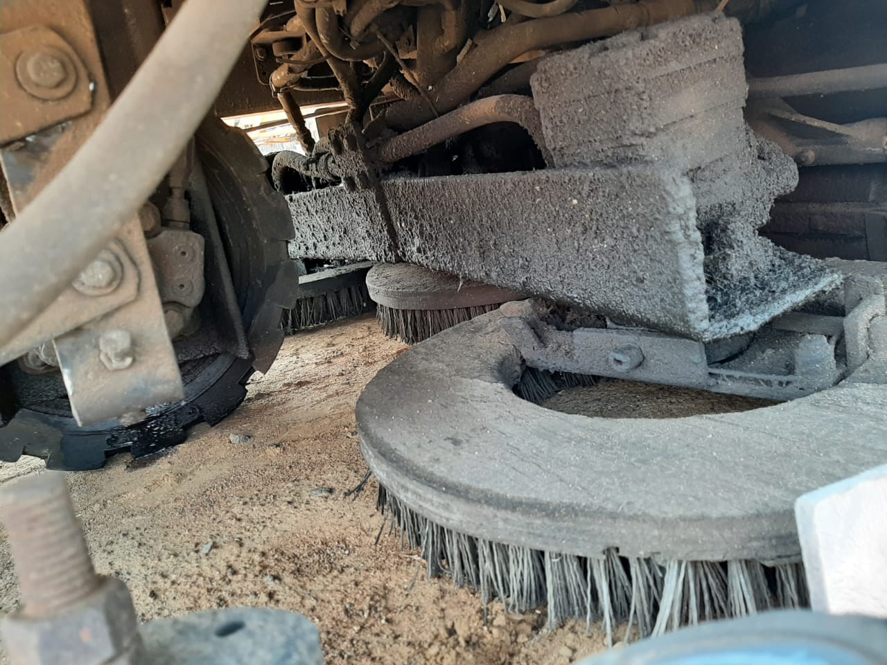 Road Broom Sweeper - Image 10