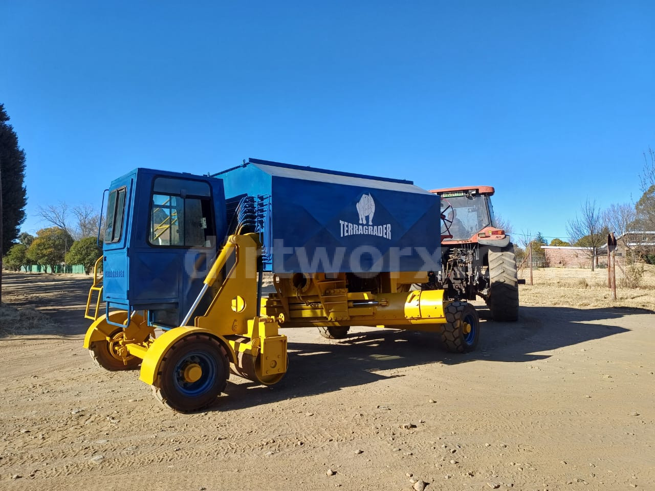 Sleepskraper met Roller Ripper en Watertank - Image 4