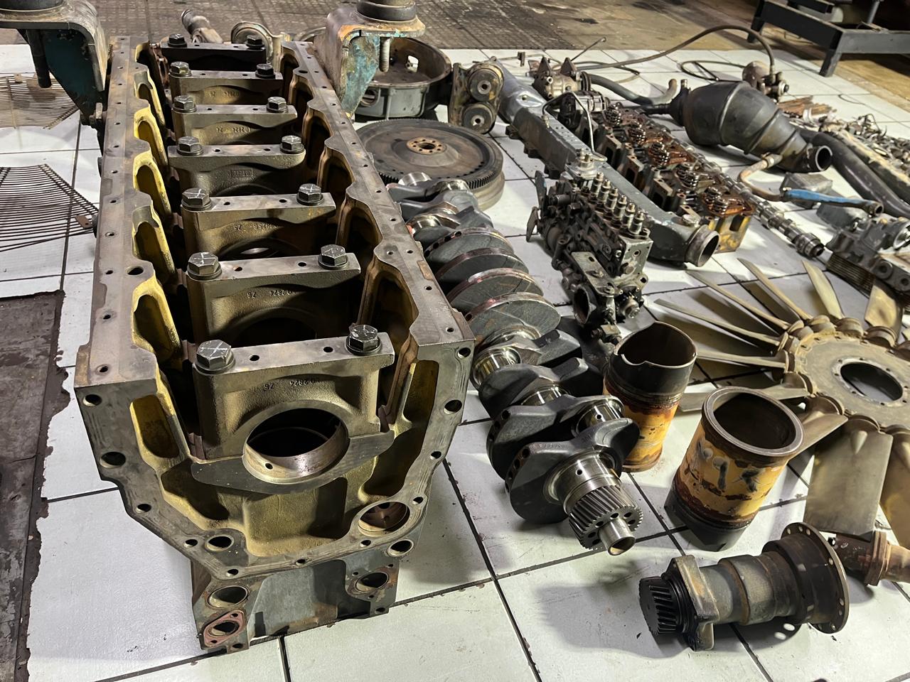 Liebherr D926Ti Engine Stripped - Image 11