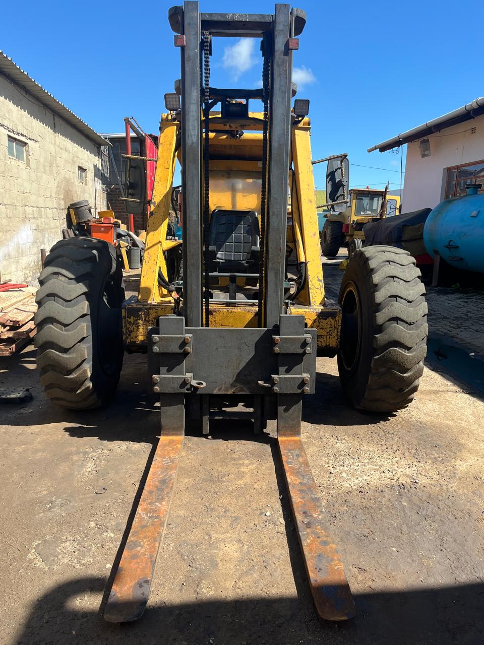 Bell 120 Rough Terrain Forklift 2.75 Ton - Image 6
