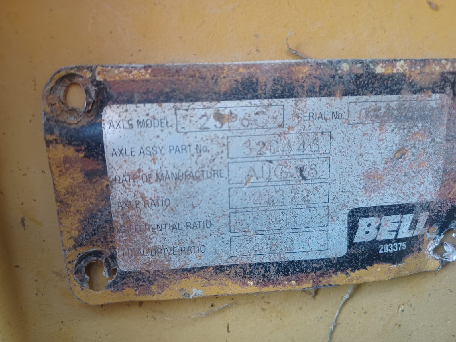 Bell L2208C Front End Loader Front Axle - Image 5