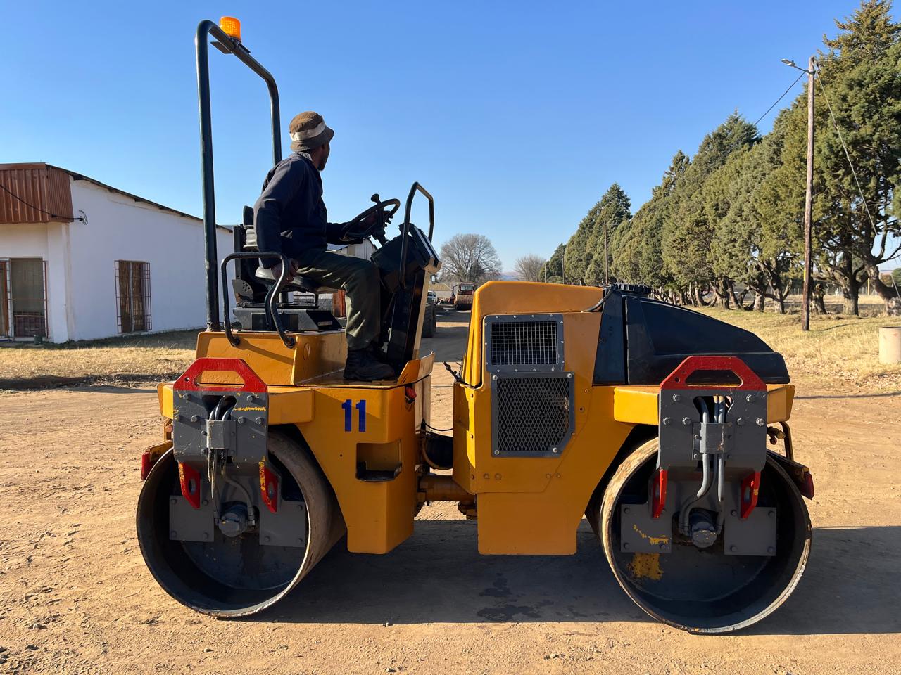 Dynapac CC142 Ride-On Roller - Image 3