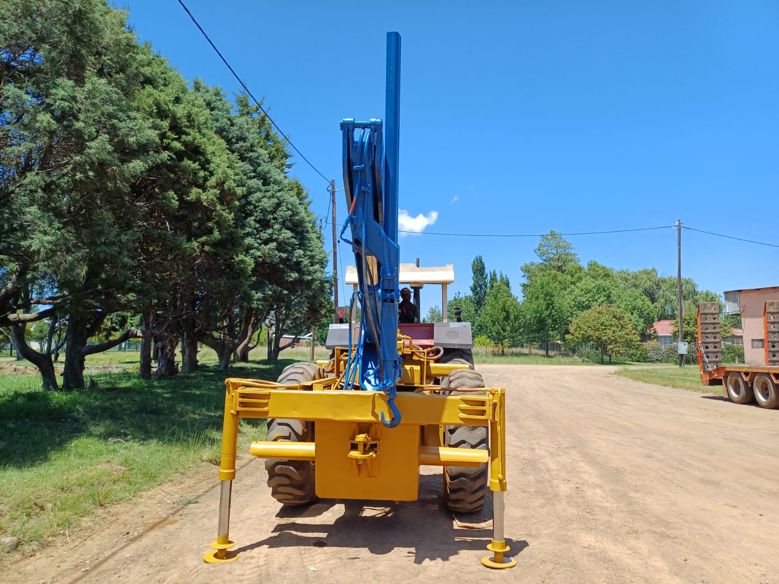 Tractor Trailer Crane 3.2 Ton - Image 7