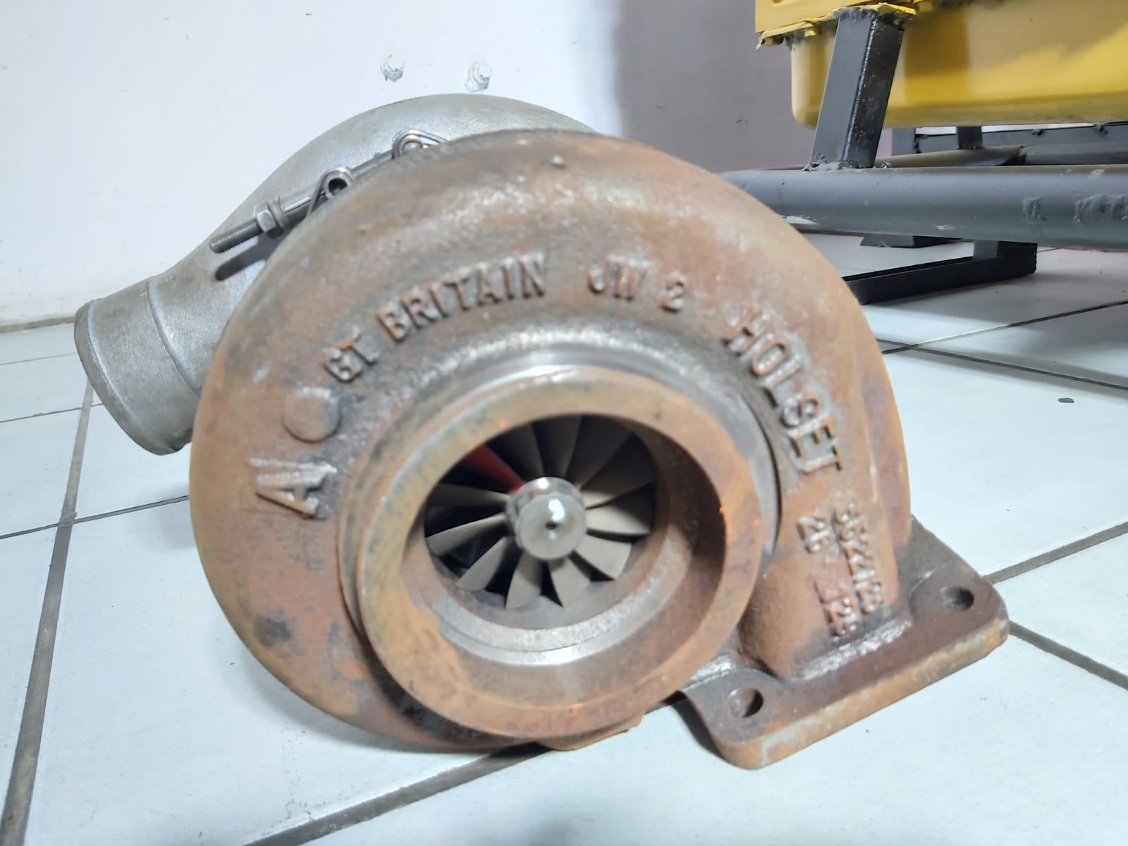 Holset H1E Turbocharger 3528793 - Image 4