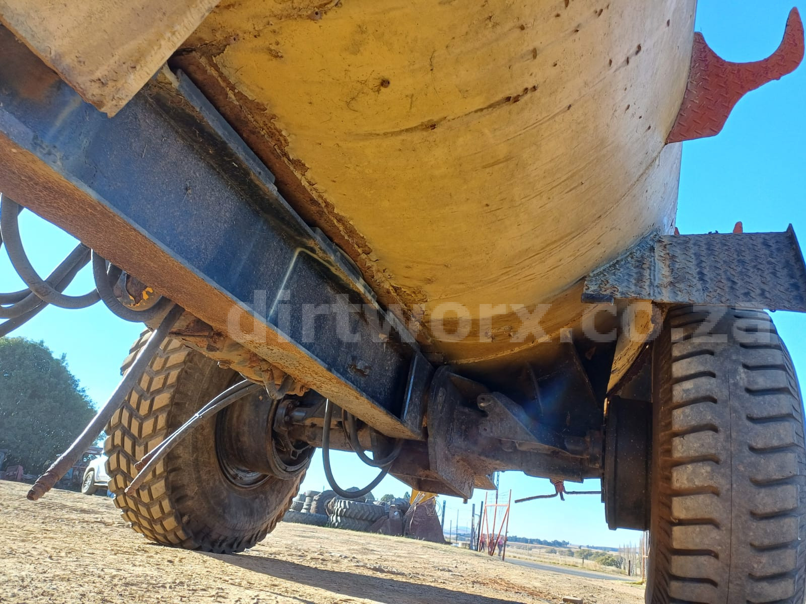 Farm Water Tanker Tipper Trailer - Image 5