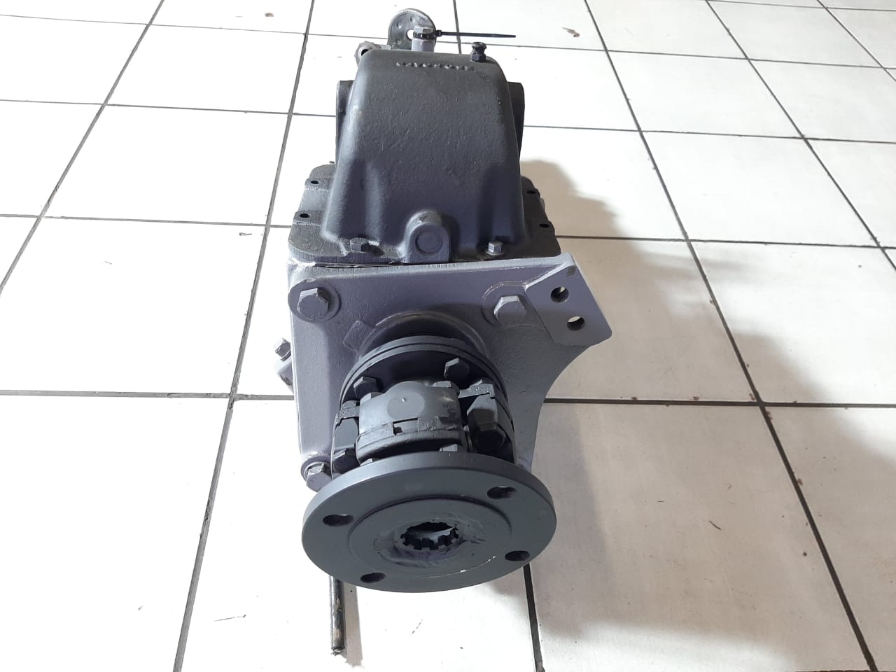 Hydraulic Drive Gearbox with Motor - Image 7