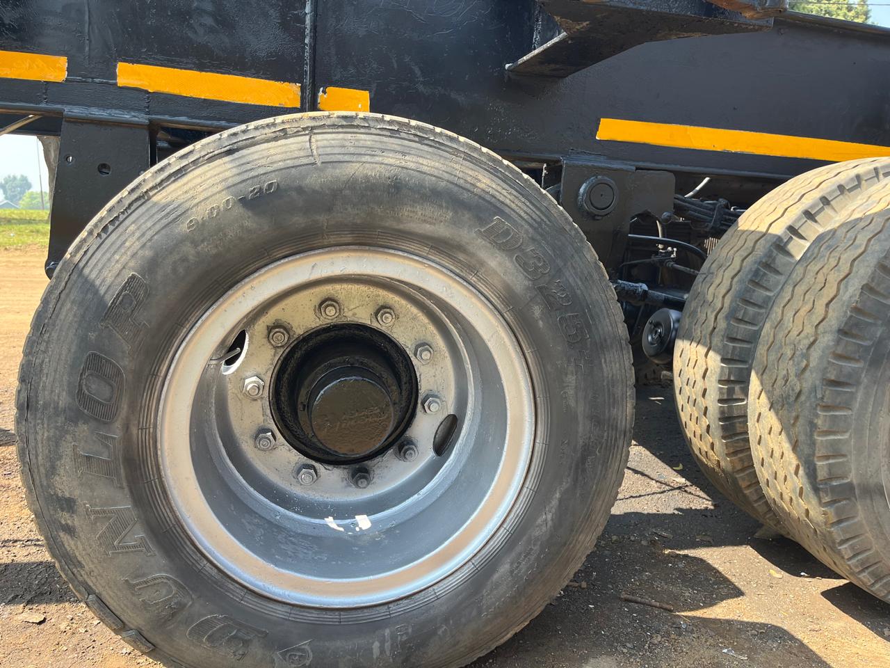 Henred Skeletal Container Trailer - Image 10