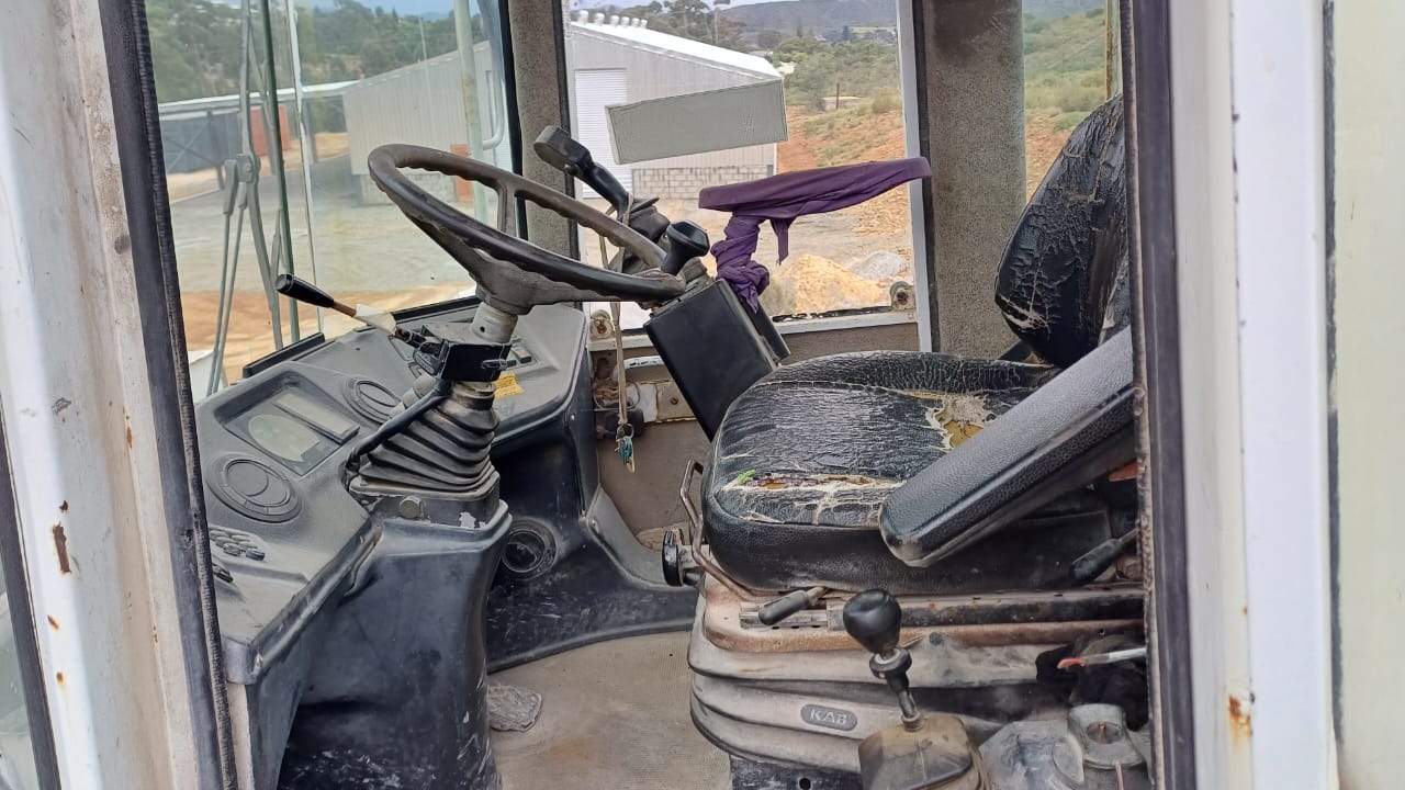 Bell L1706C Front End Loader - Image 11