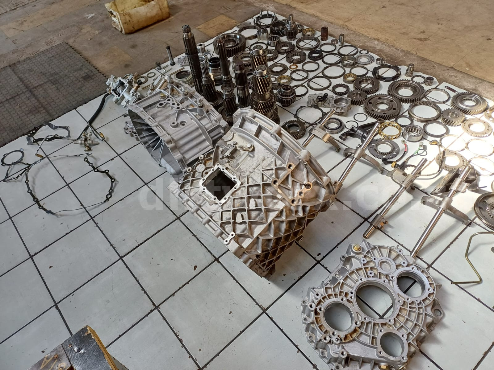 FAW J5N 420 FT Gearbox Stripped - Image 10