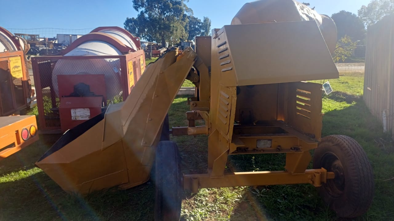 Winget 330T Concrete Mixer - Image 2